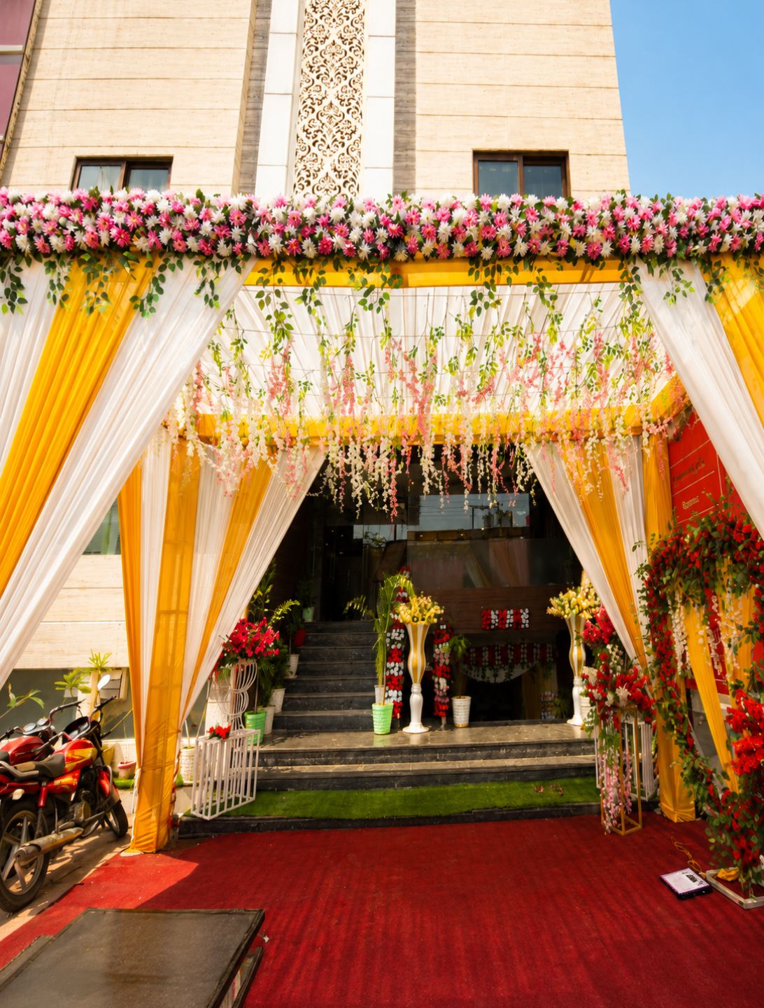 Top-Rated-Hotel-In-Gomti-Nagar