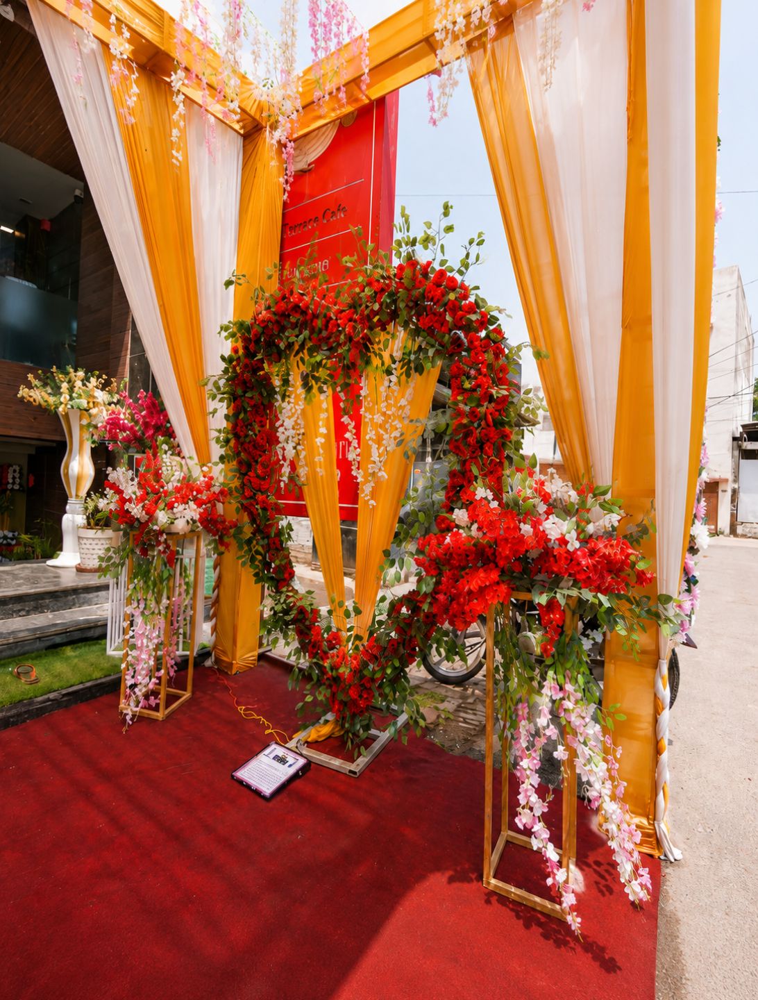Best-Hotel-And-Banquet-Hall-In-Lucknow